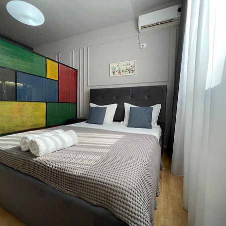 Myslym Shyri'S Apartments Тирана Экстерьер фото