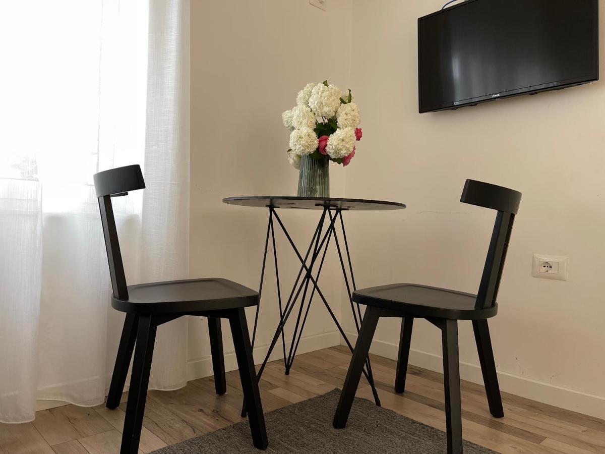 Myslym Shyri'S Apartments Тирана Экстерьер фото
