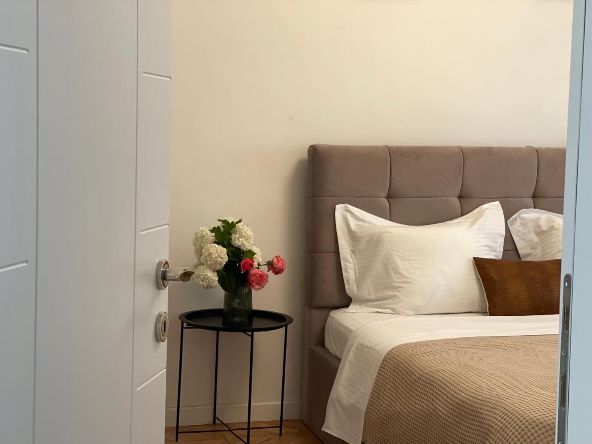 Myslym Shyri'S Apartments Тирана Экстерьер фото