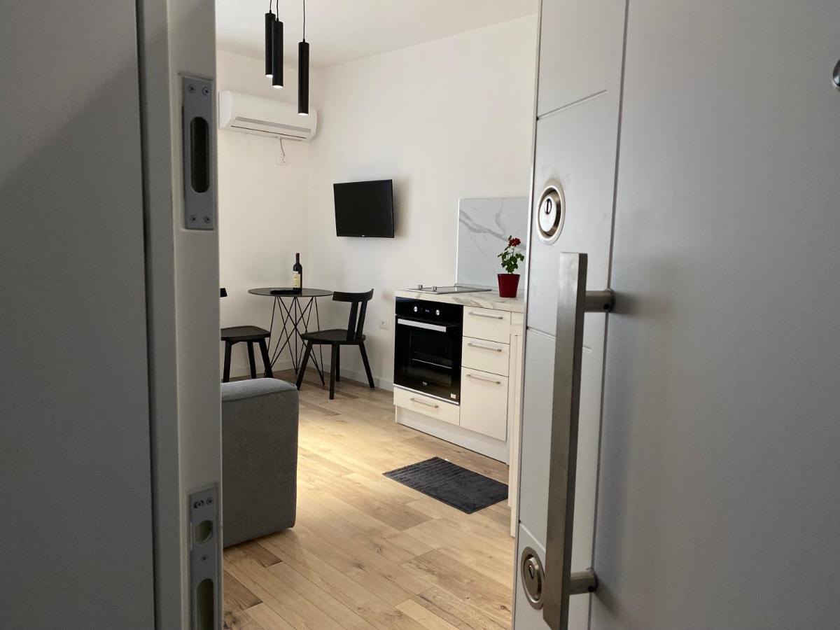 Myslym Shyri'S Apartments Тирана Экстерьер фото