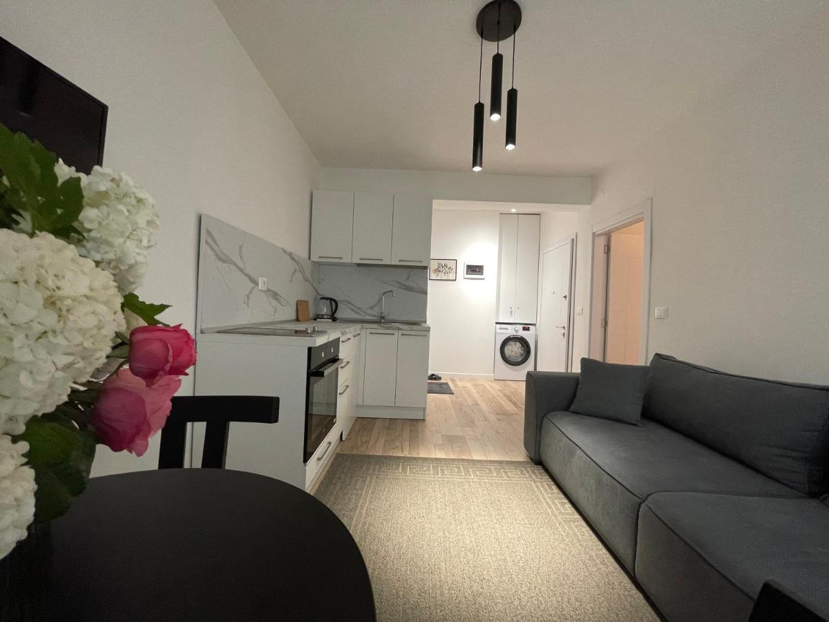 Myslym Shyri'S Apartments Тирана Экстерьер фото