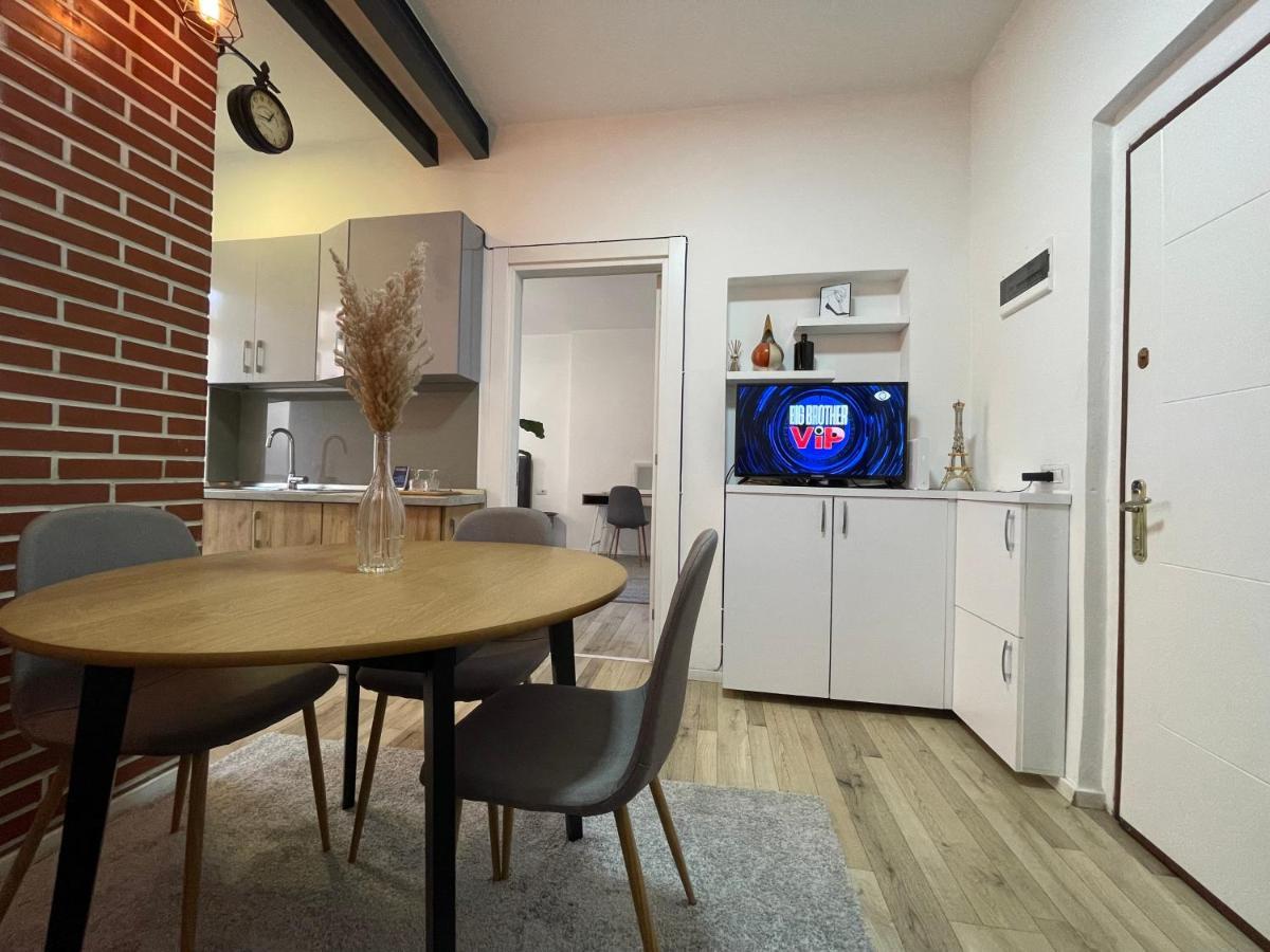 Myslym Shyri'S Apartments Тирана Экстерьер фото