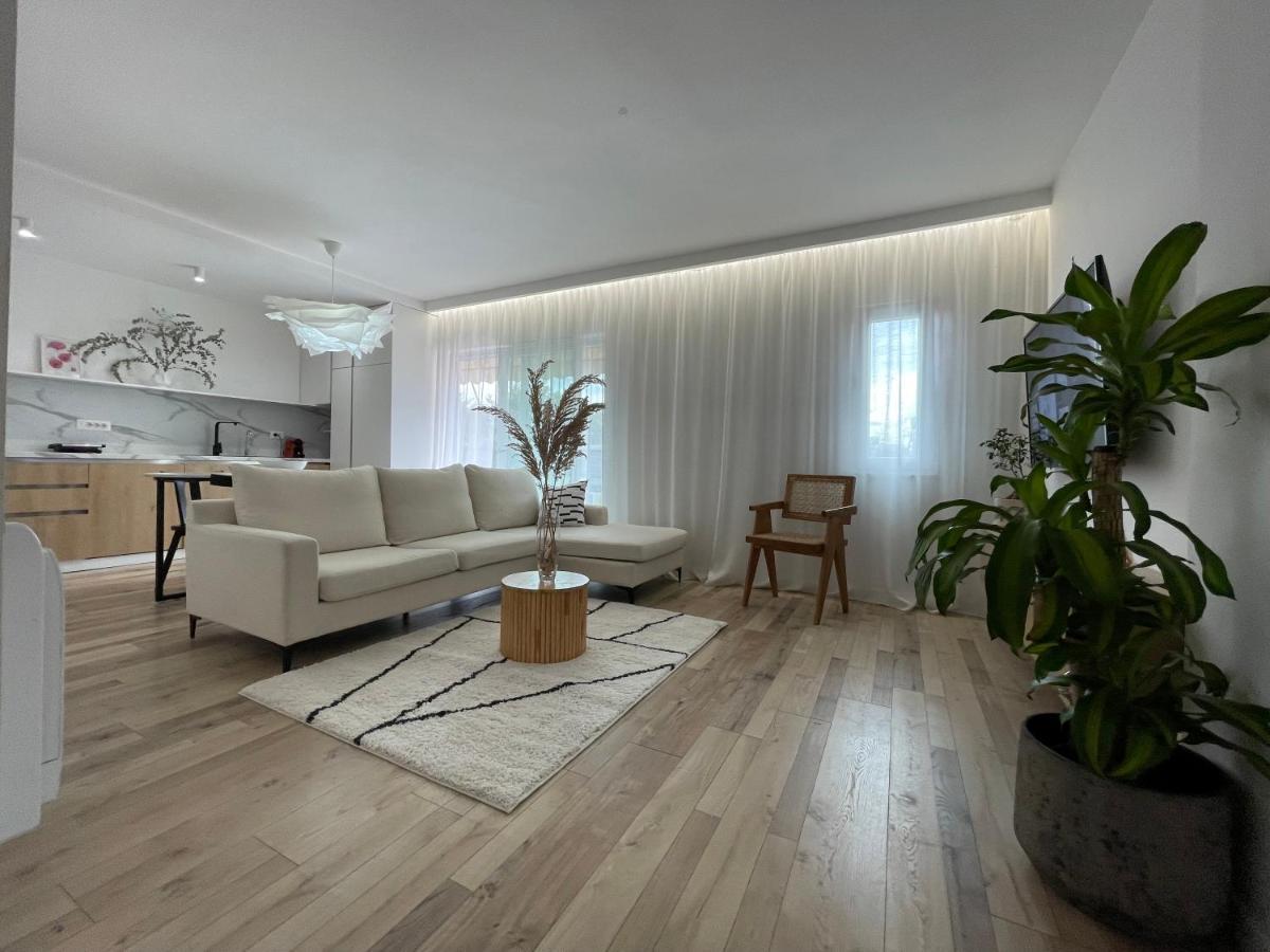 Myslym Shyri'S Apartments Тирана Экстерьер фото
