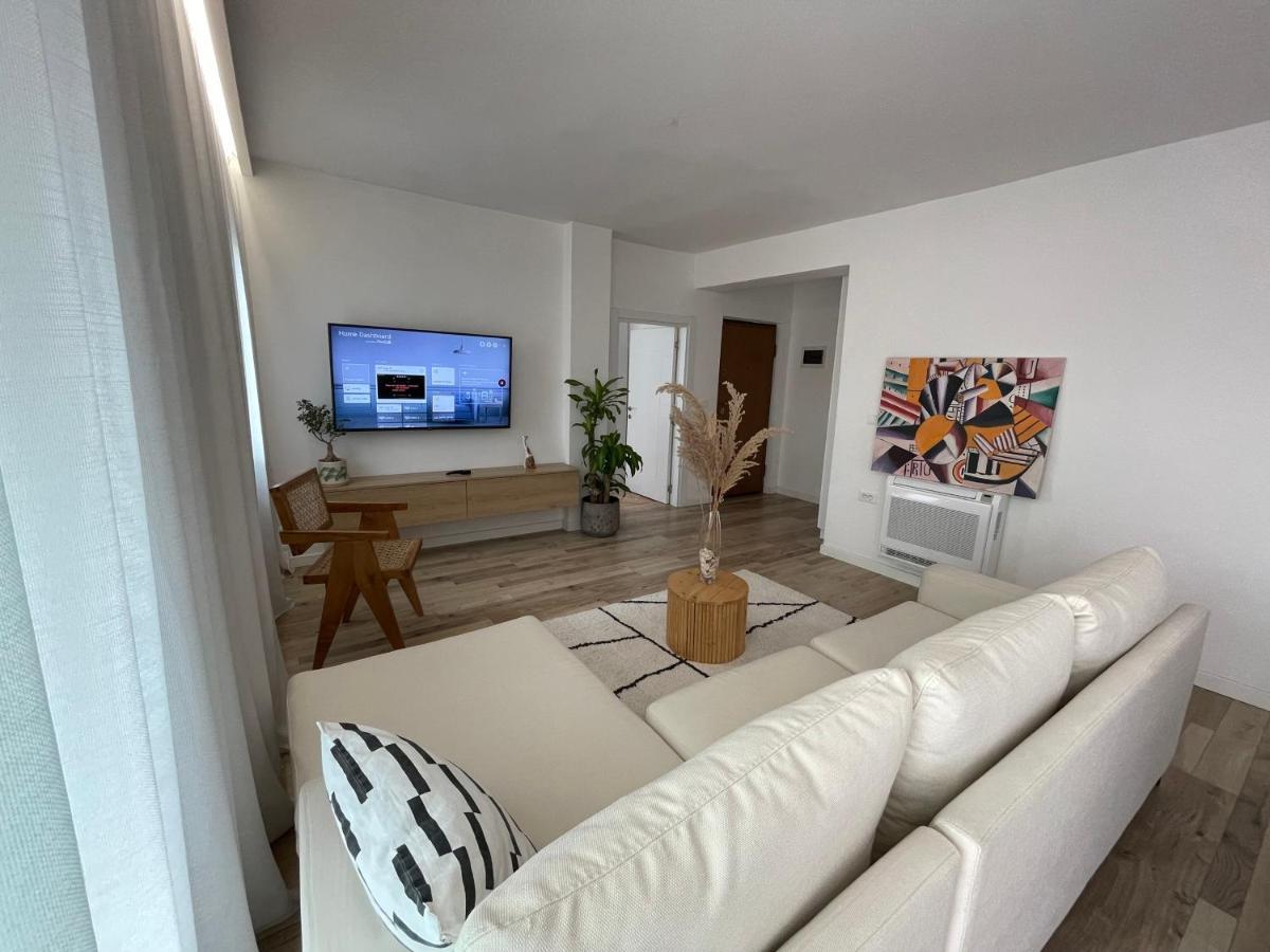 Myslym Shyri'S Apartments Тирана Экстерьер фото