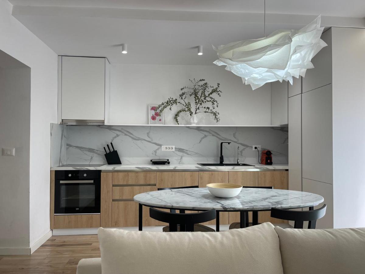 Myslym Shyri'S Apartments Тирана Экстерьер фото