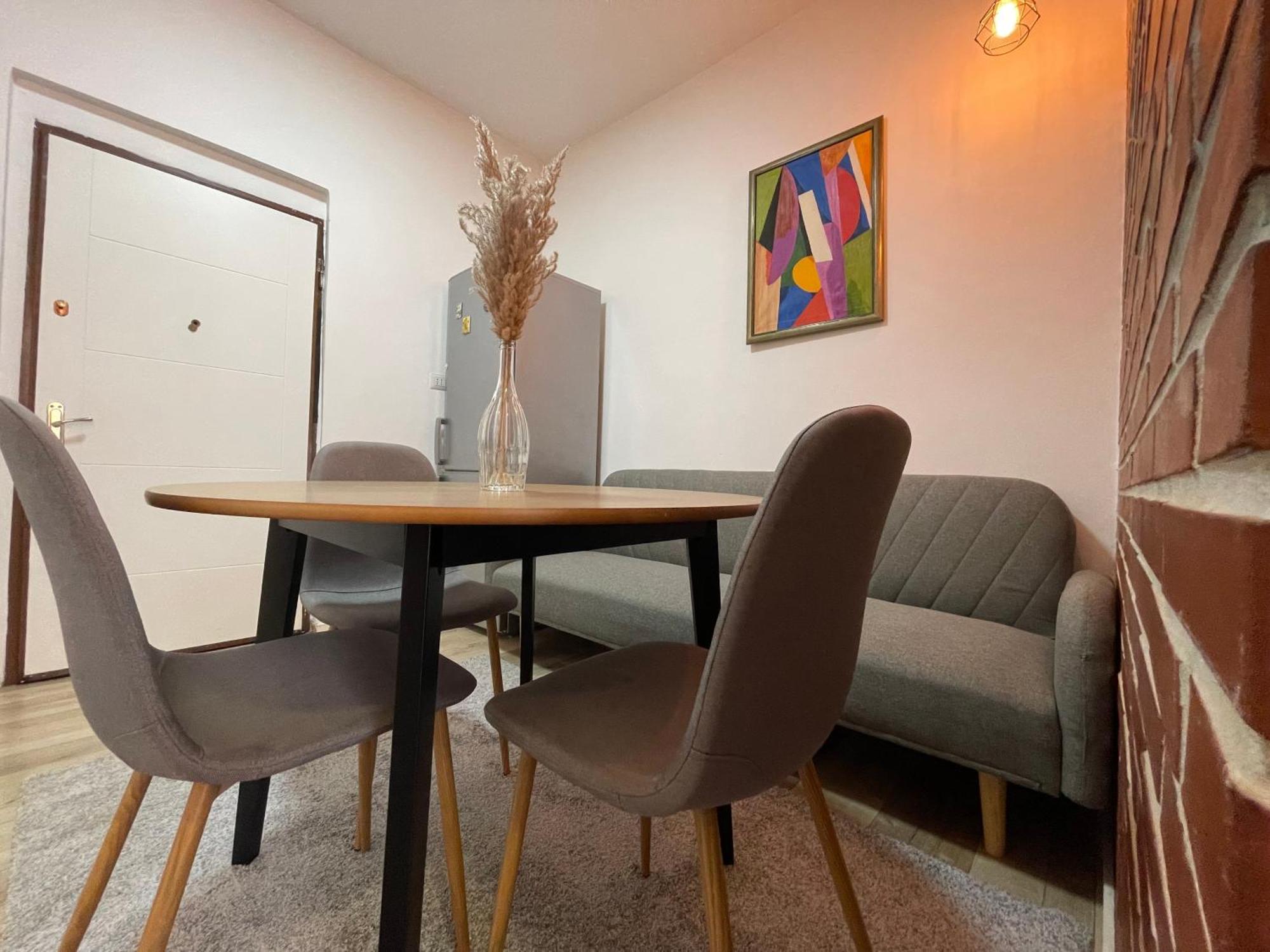 Myslym Shyri'S Apartments Тирана Номер фото