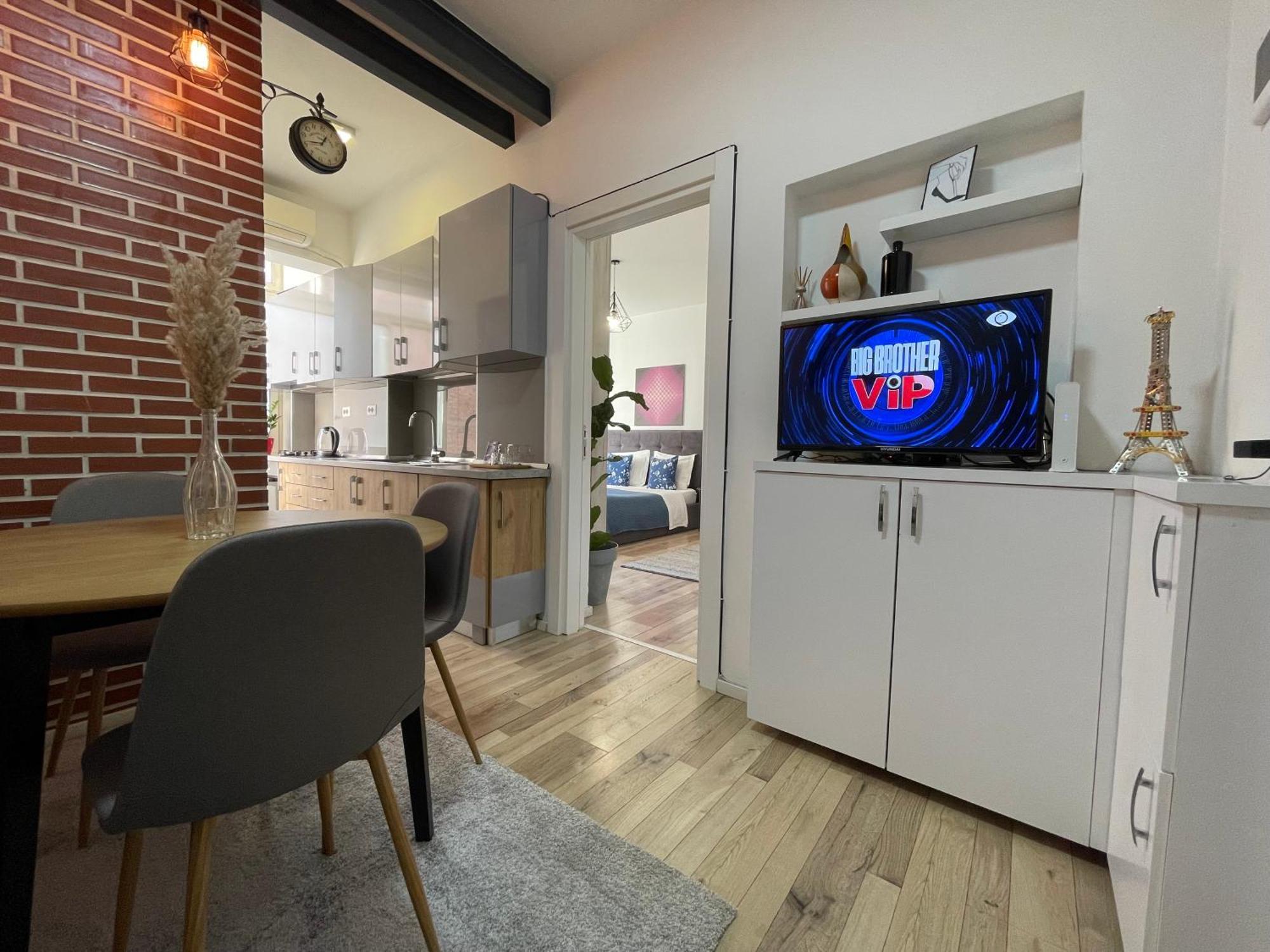 Myslym Shyri'S Apartments Тирана Номер фото