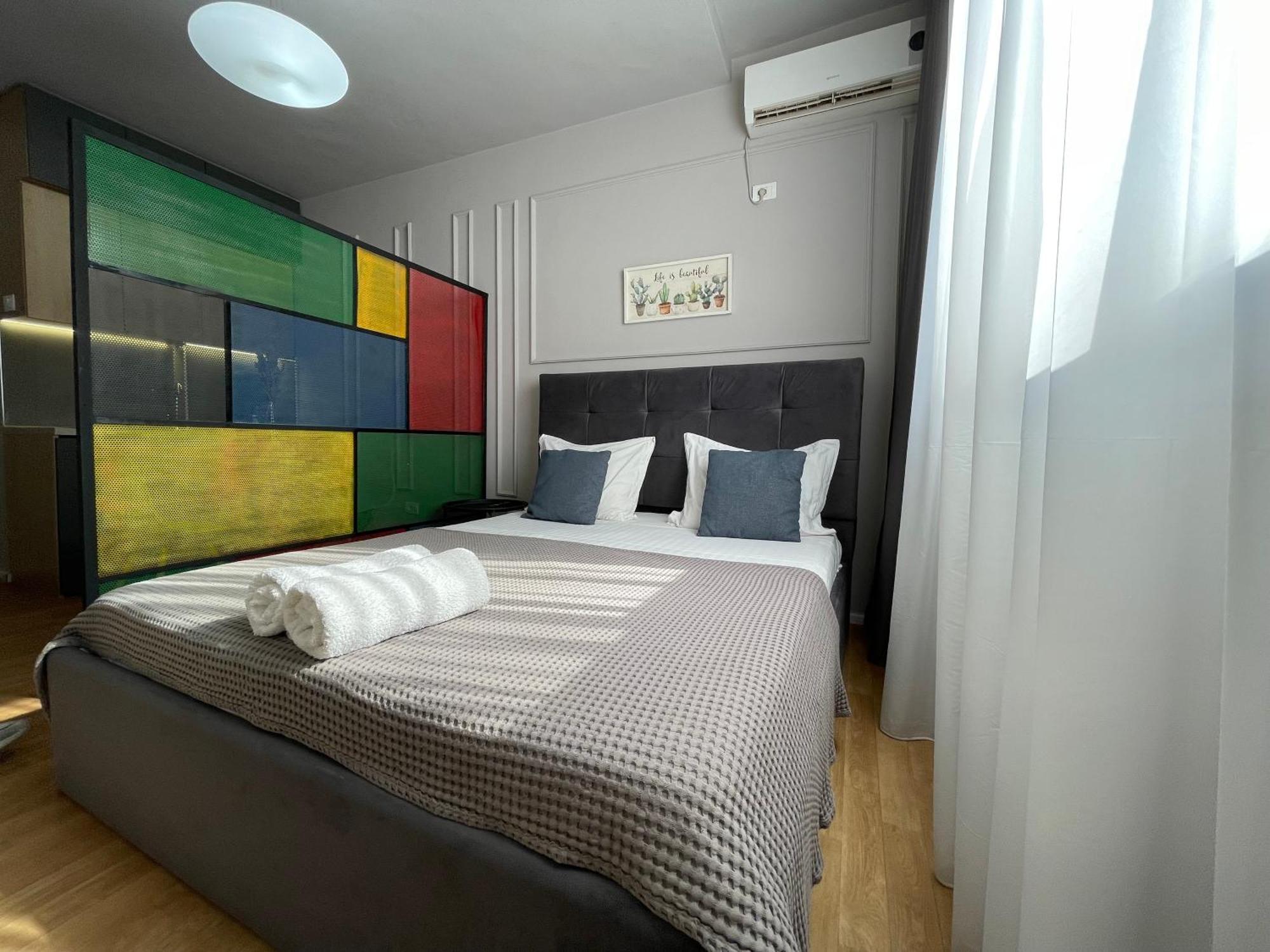 Myslym Shyri'S Apartments Тирана Экстерьер фото